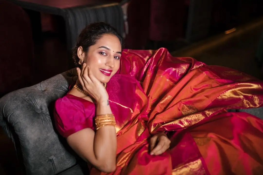 POOJA RAMACHANDRAN STILLS IN RED SAREE BLOUSE